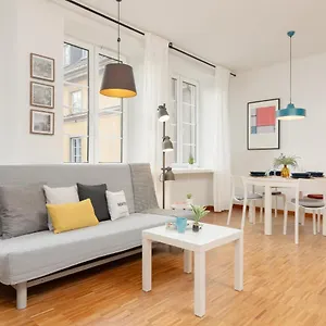https://old-town-spacious-studio-piwna-by-renters.warsawhotelspoland.com
